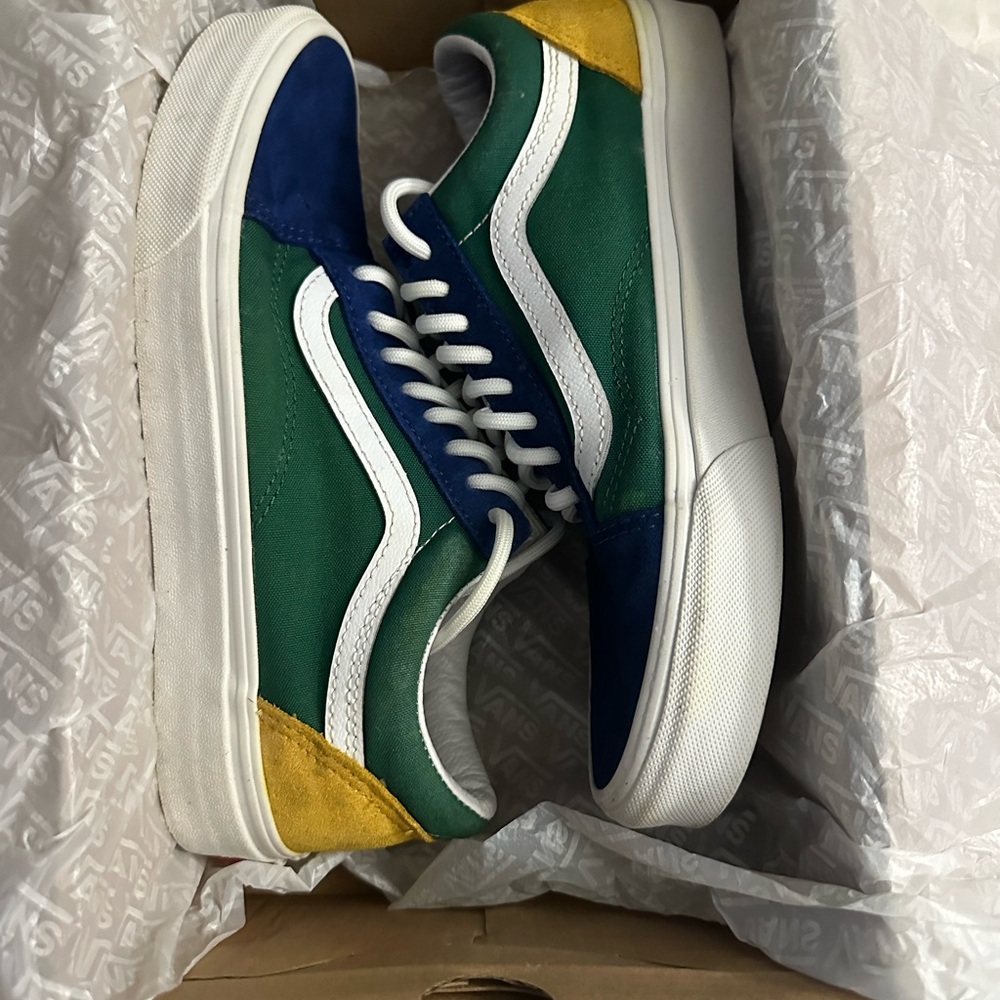 Vans yacht club size 8.5 women/ 7 men